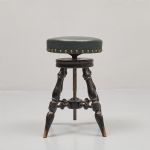 473261 Piano stool